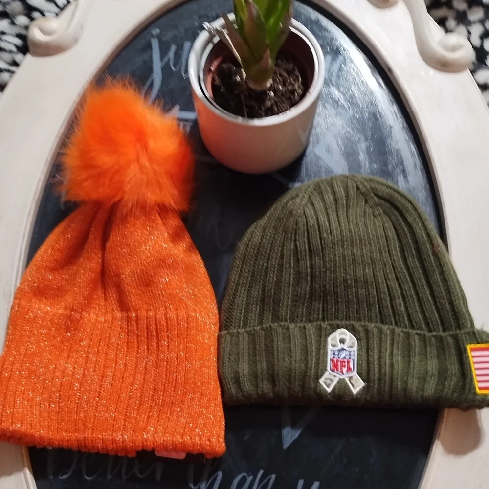Bundle: Denver Bronco Beanie Set (2 piece)